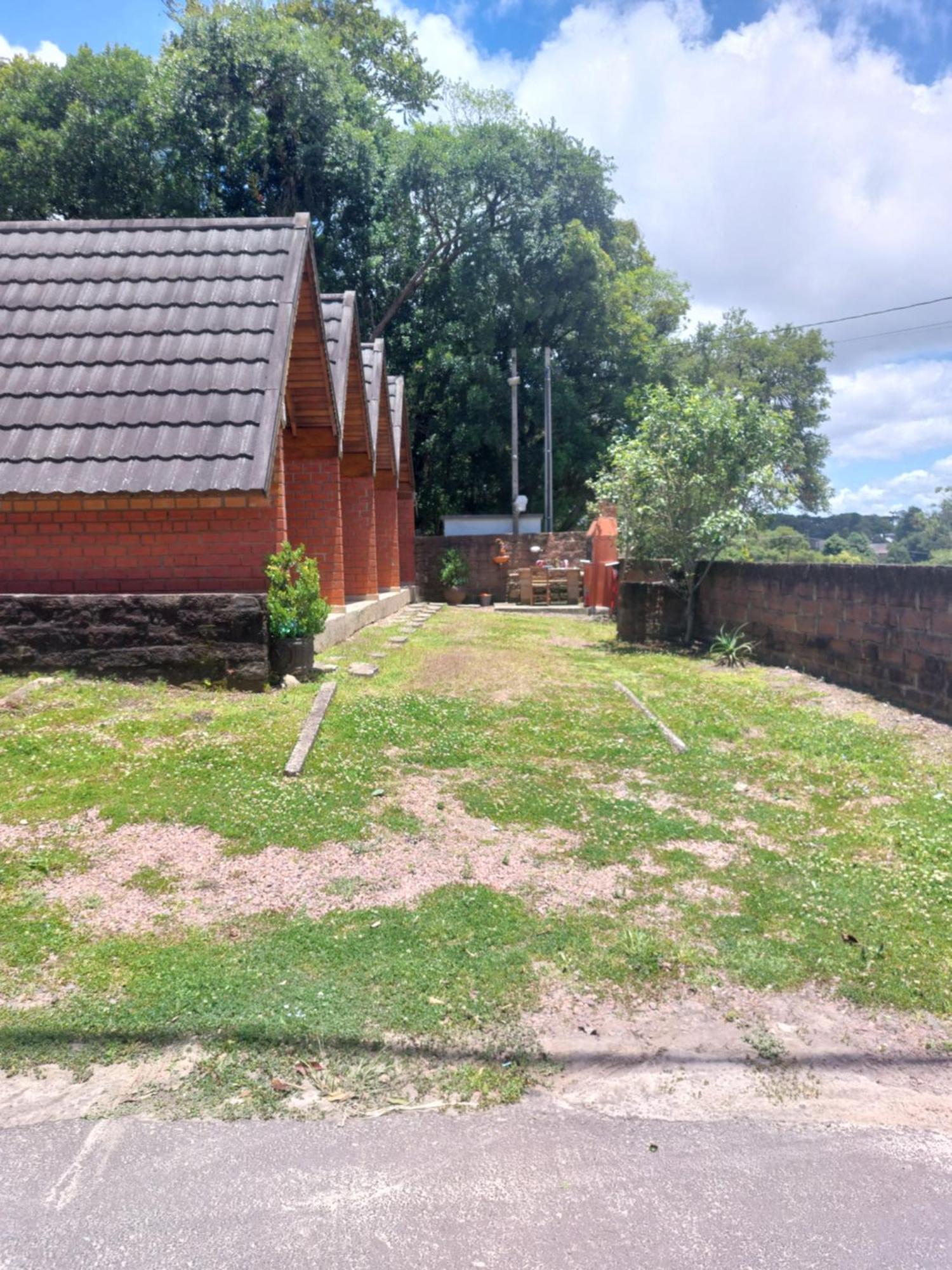Pequena Pousada Pernottare Estacionamento Frente E Lado Publico Privado Gramado Ngoại thất bức ảnh